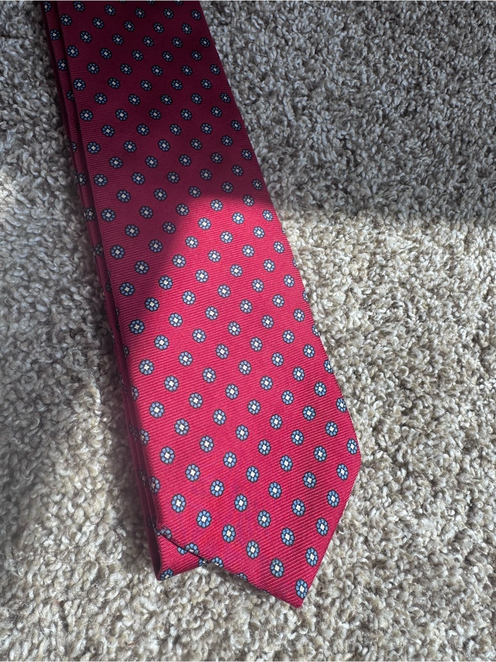 Brooks Bothers men’s red floral woven silk tie blue and white